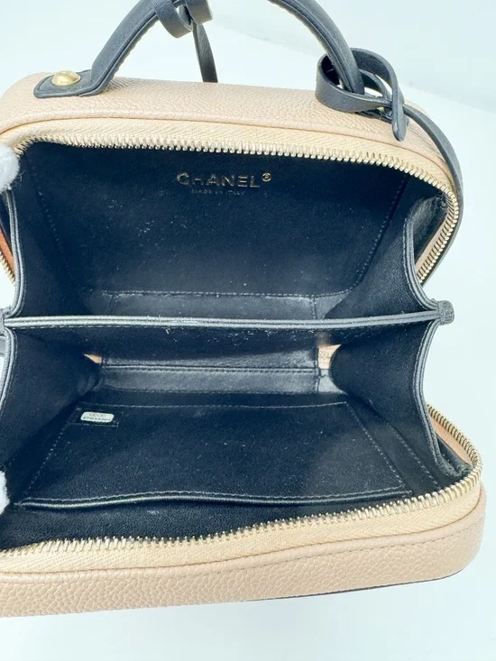 Chanel Beige Filigree Vanity Case - Picture 8 of 10